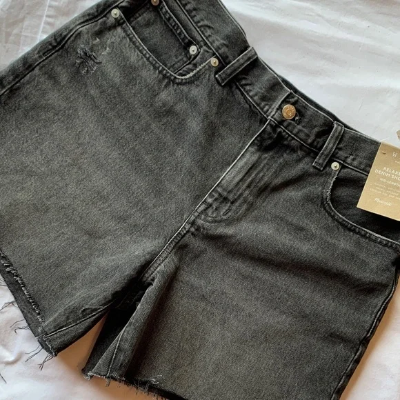 Madewell Black Relaxed Denim Shorts - Picture 1 of 16